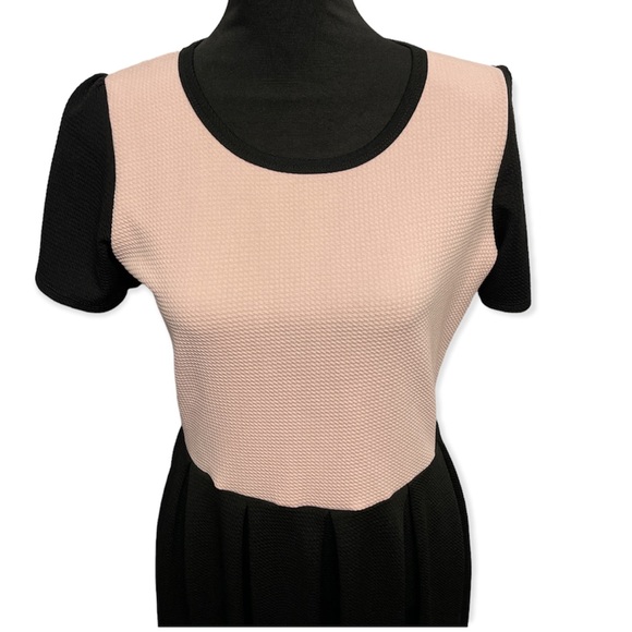 LuLaRoe Amelia Dress Womens Large Solid Black Pink Pockets Pleated Retro Style - Picture 2 of 12